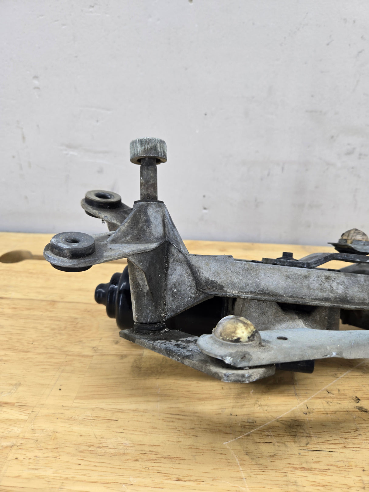 1999-2001 Ford F250 F350 F450 F550 Super Duty Windshield Wiper Motor & Wiper Linkage Assembly F8VU-17B571-AA