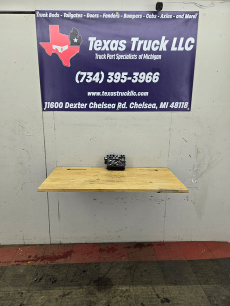 2003-2006 Chevrolet Silverado / GMC Sierra 1500 Engine Bay Fuse Box