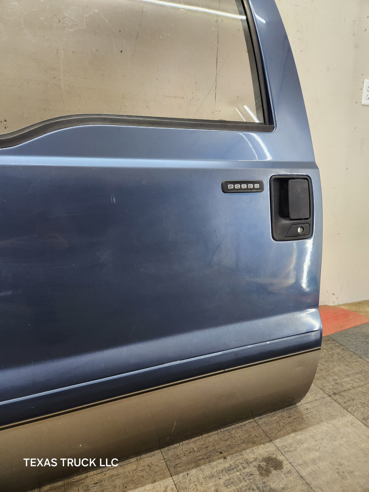 1999-2011 Ford Super Duty Front Driver Door F250 F350 F450 F550