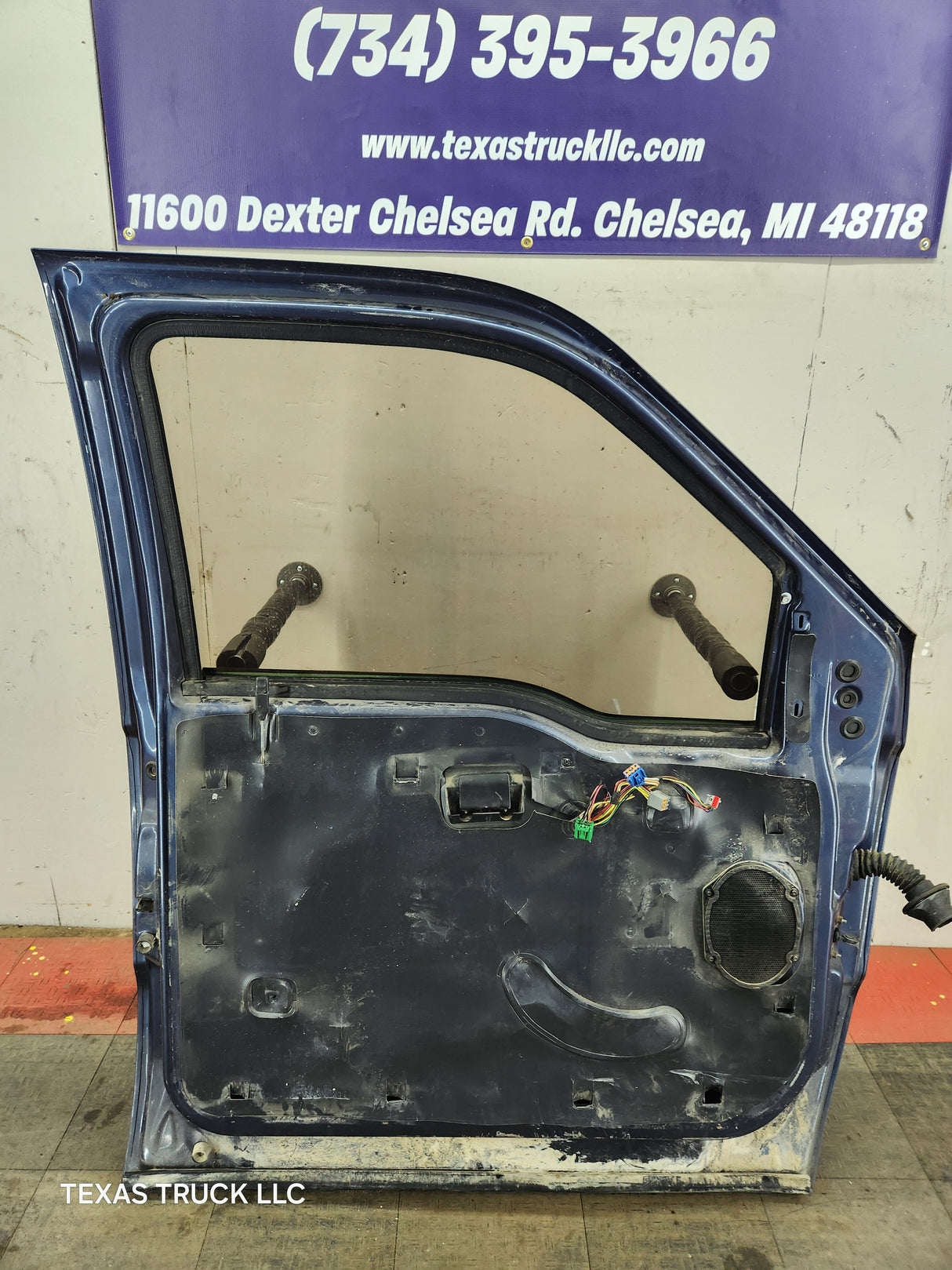 1999-2011 Ford Super Duty Front Driver Door F250 F350 F450 F550