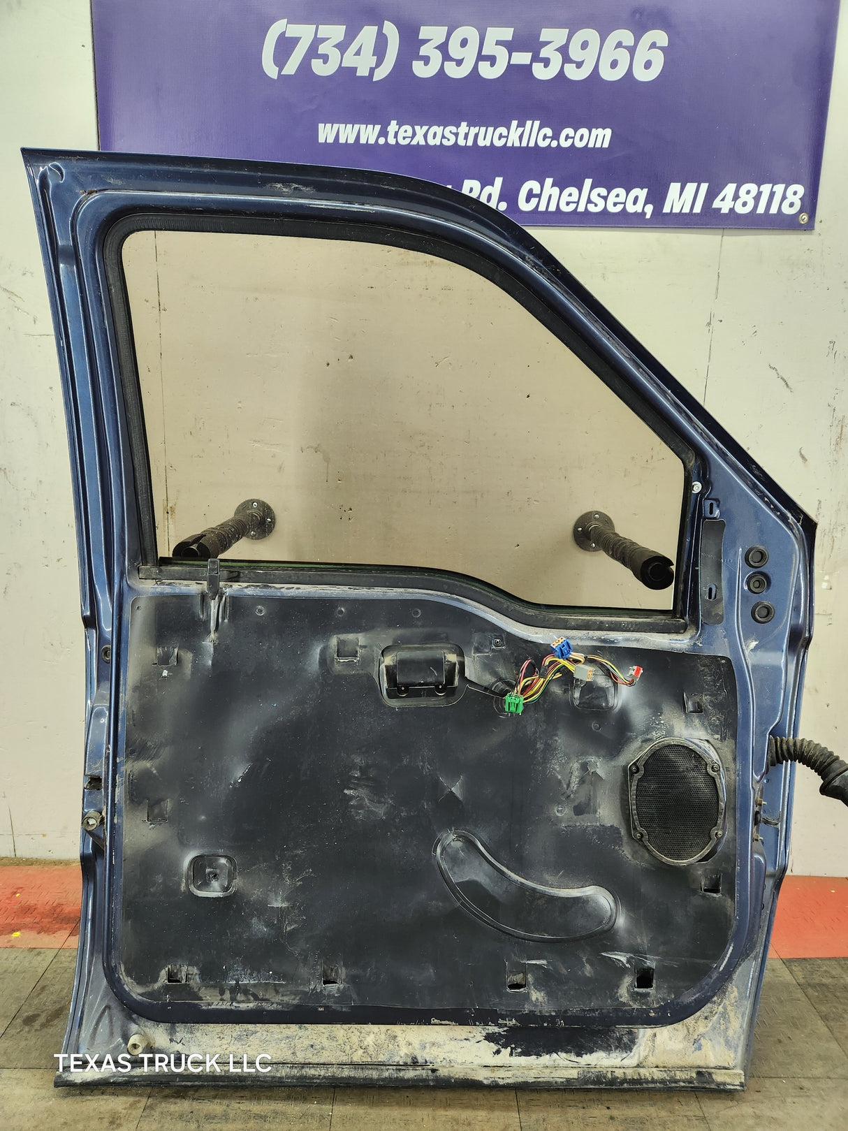 1999-2011 Ford Super Duty Front Driver Door F250 F350 F450 F550