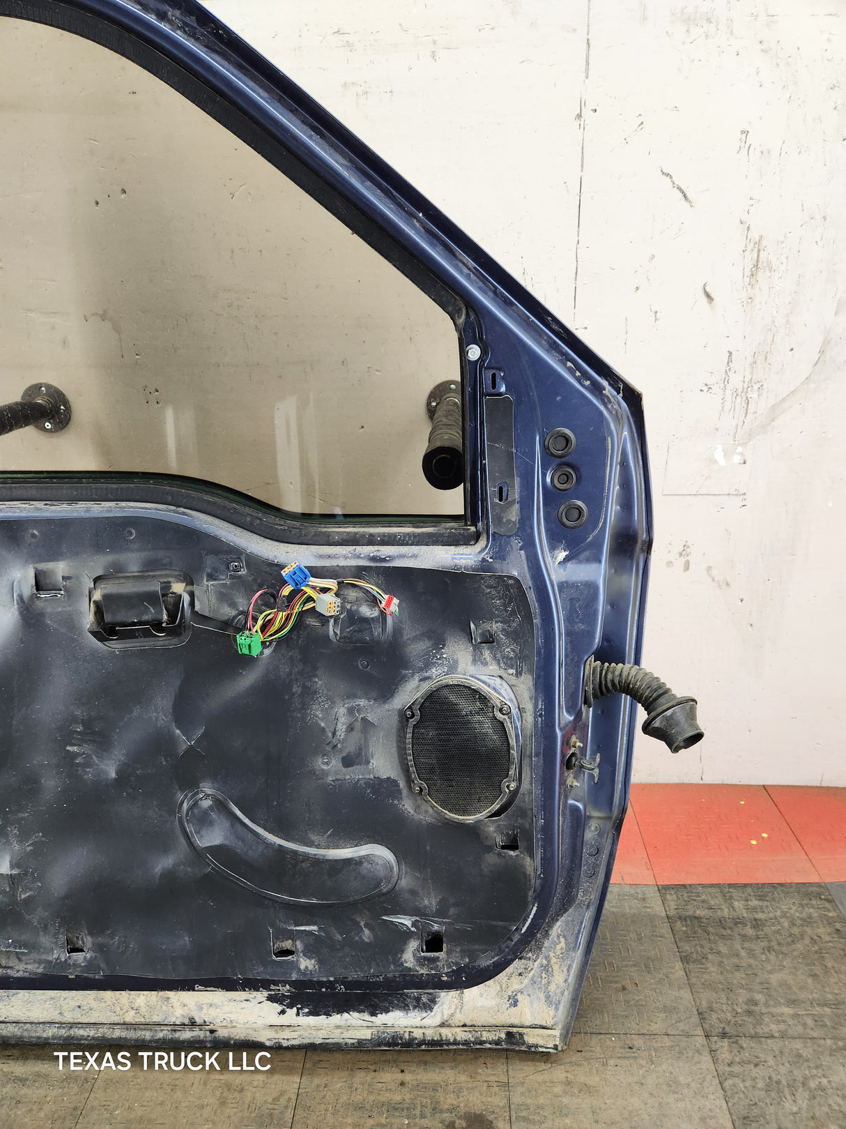 1999-2011 Ford Super Duty Front Driver Door F250 F350 F450 F550