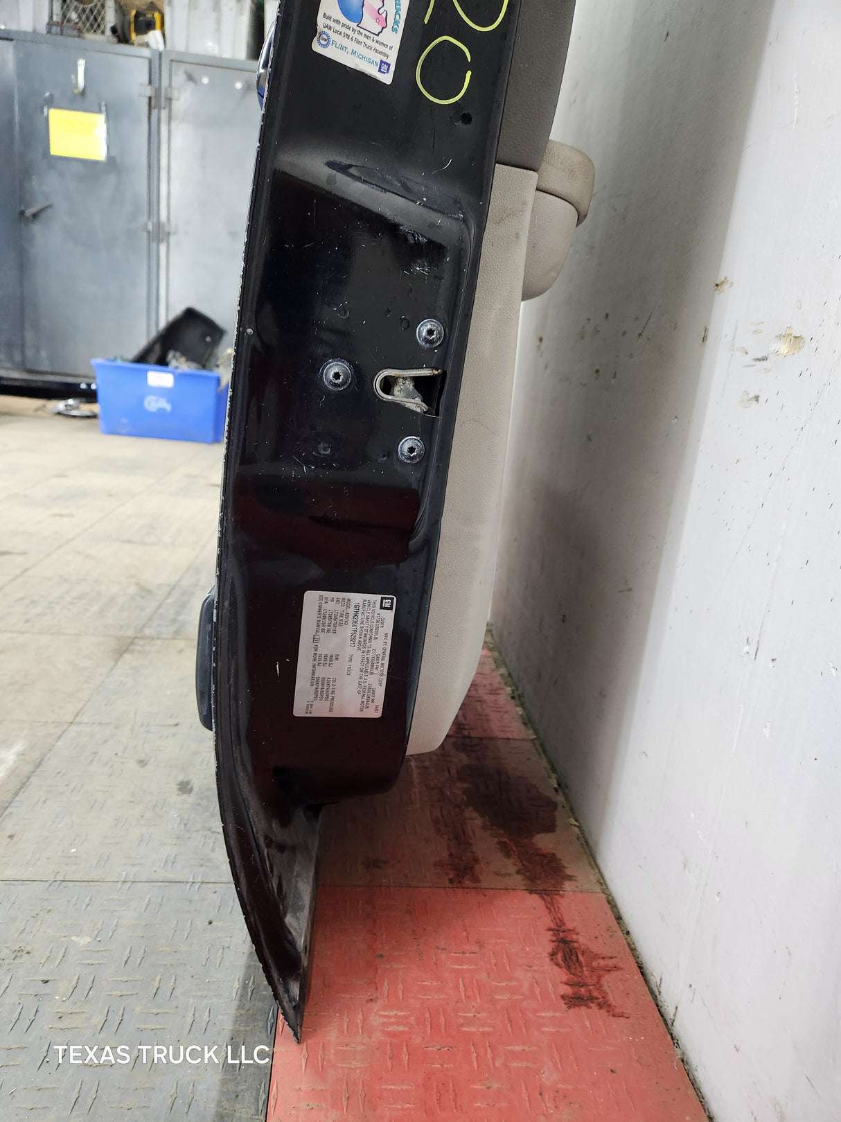 2007-2013 Chevrolet Silverado / GMC Sierra 1500 2500 3500 HD LH Front Driver Side Door