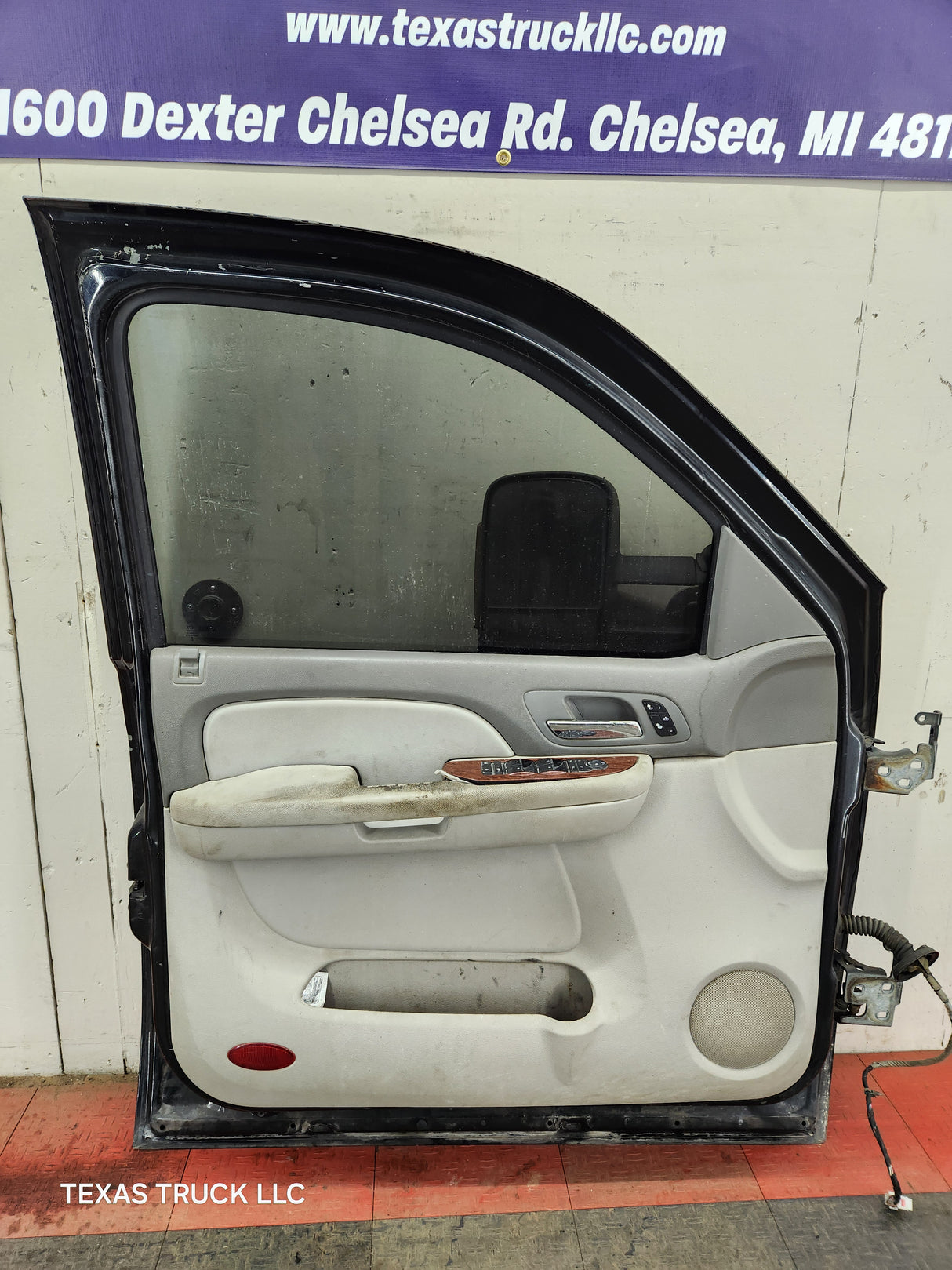 2007-2013 Chevrolet Silverado / GMC Sierra 1500 2500 3500 HD LH Front Driver Side Door