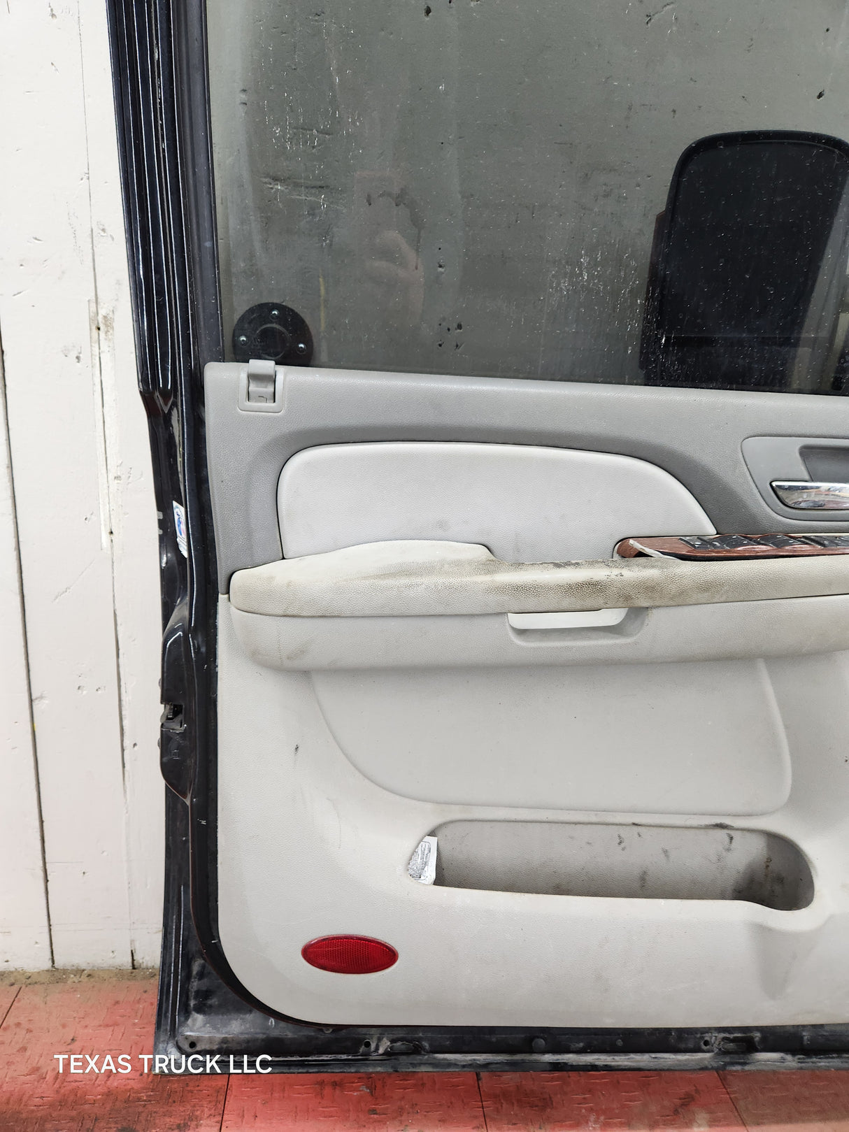 2007-2013 Chevrolet Silverado / GMC Sierra 1500 2500 3500 HD LH Front Driver Side Door