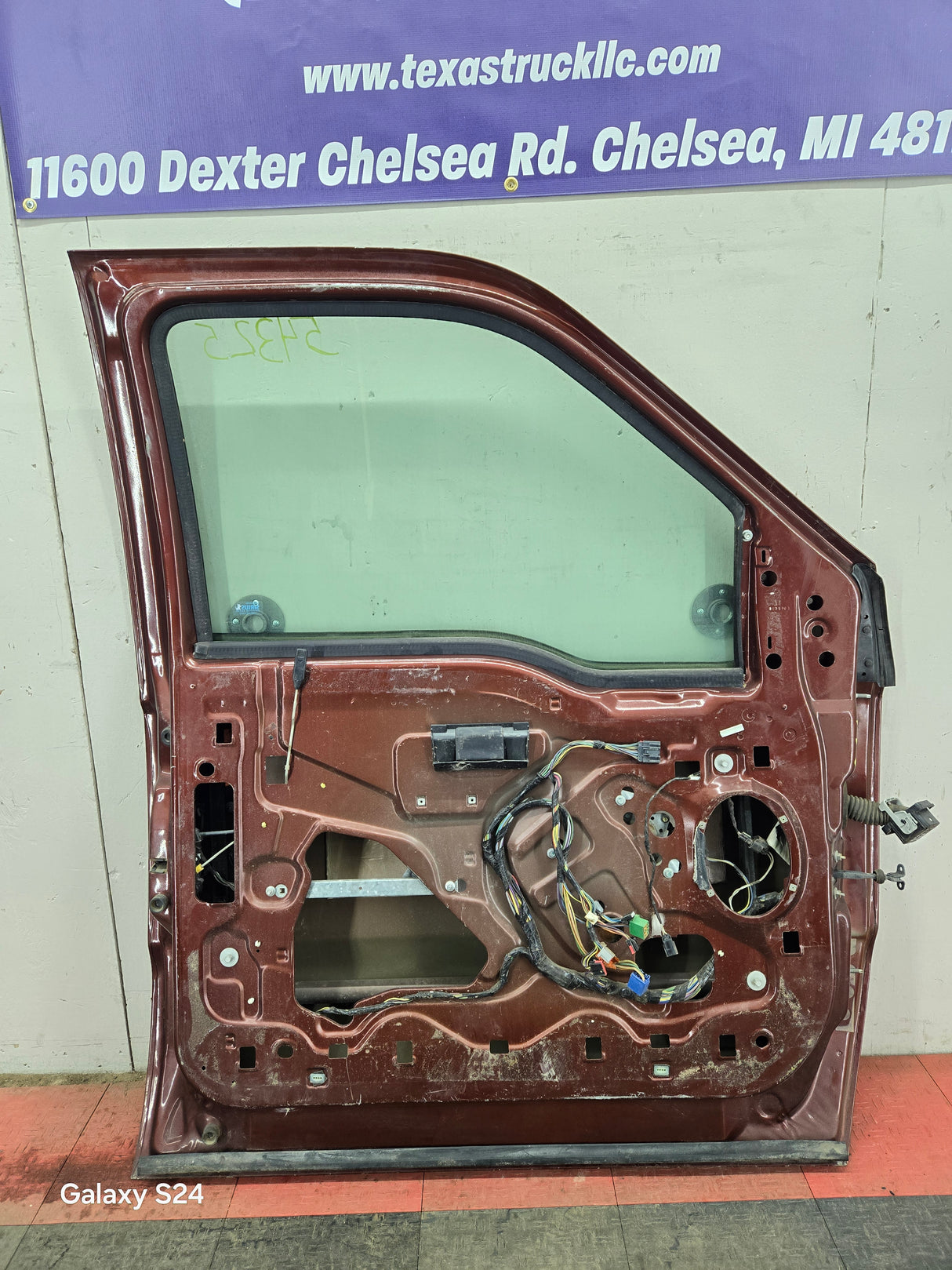 1999-2011 Ford Super Duty Front Driver Door F250 F350 F450 F550