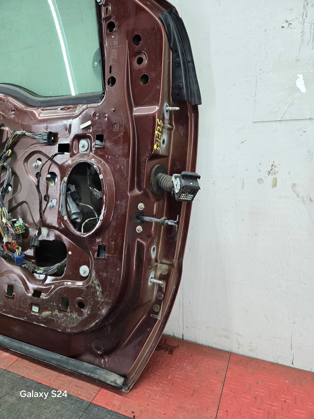 1999-2011 Ford Super Duty Front Driver Door F250 F350 F450 F550