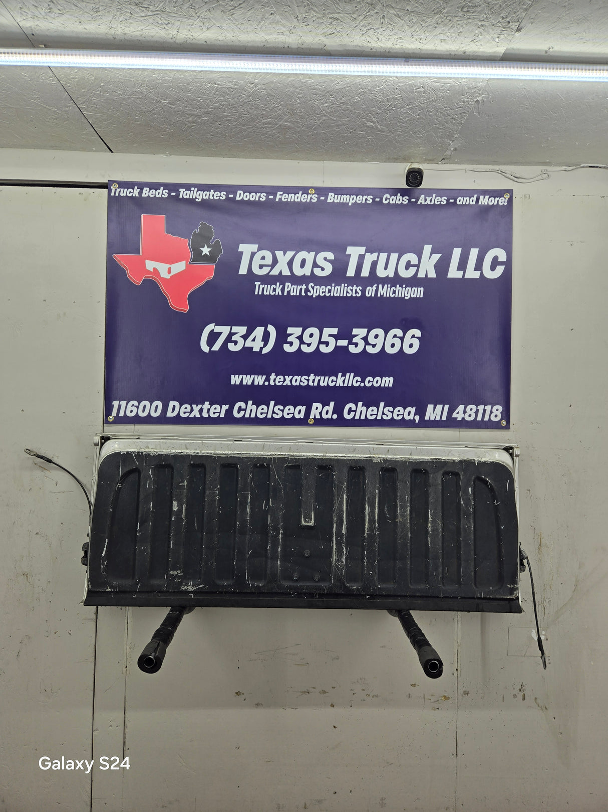 2007-2013 Chevrolet Silverado / GMC Sierra Tailgate 1500 2500 3500 HD