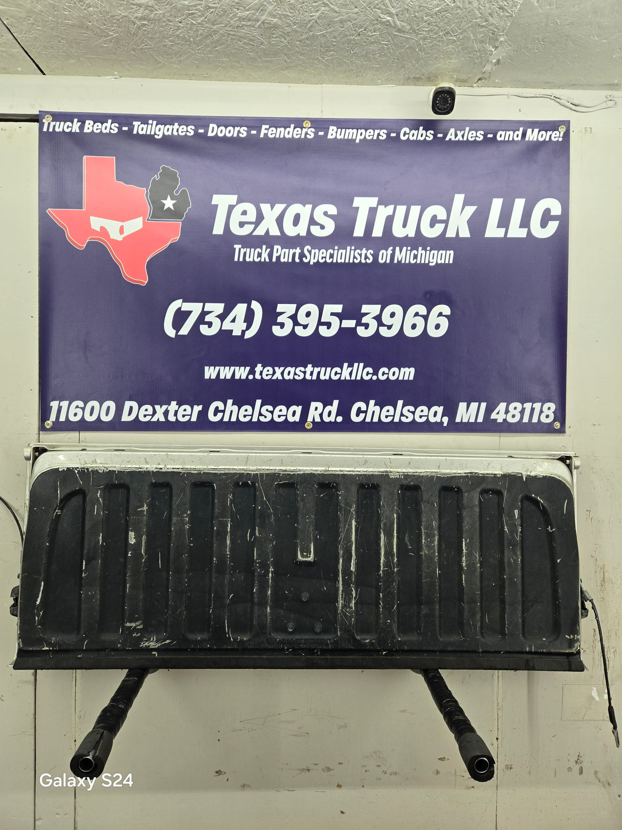 2007-2013 Chevrolet Silverado / GMC Sierra Tailgate 1500 2500 3500 HD