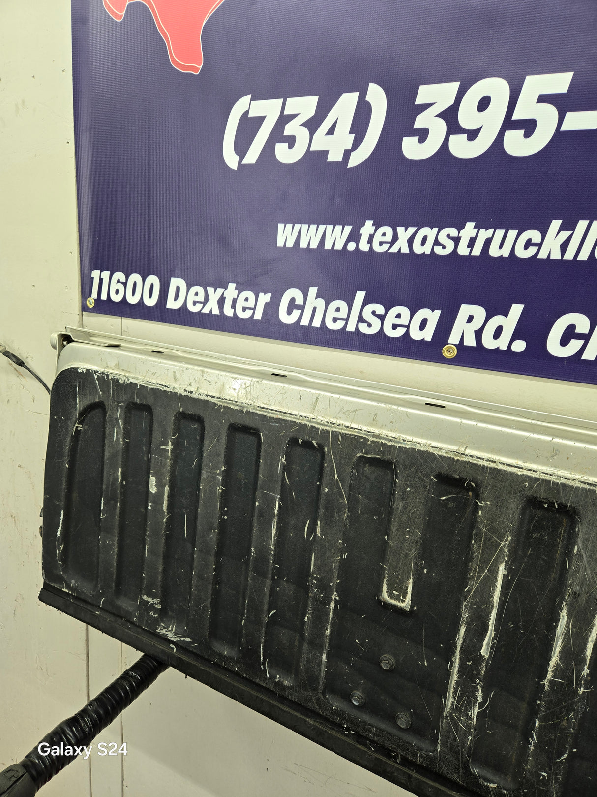 2007-2013 Chevrolet Silverado / GMC Sierra Tailgate 1500 2500 3500 HD