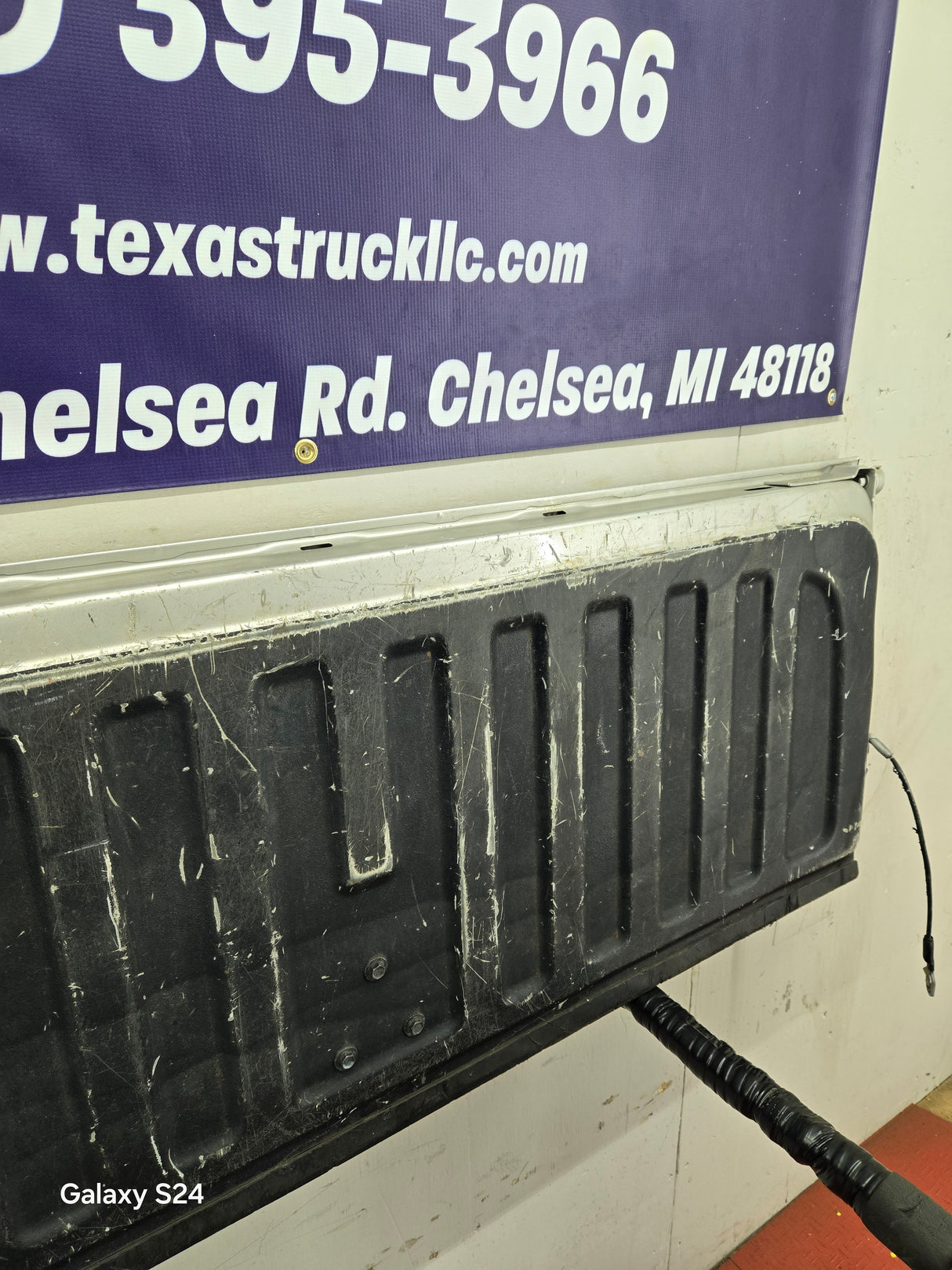 2007-2013 Chevrolet Silverado / GMC Sierra Tailgate 1500 2500 3500 HD