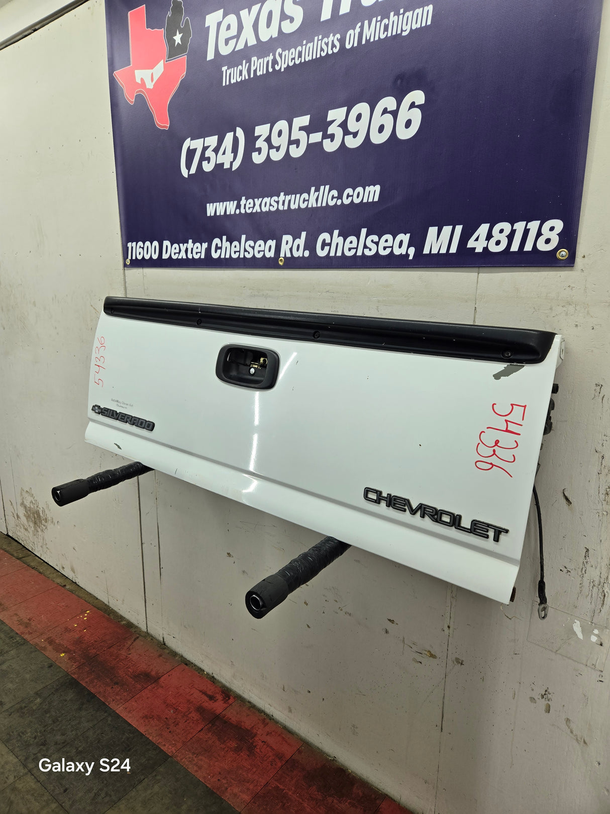 1999-2007 Chevrolet Silverado / GMC Sierra 1500 2500 3500 HD Tailgate