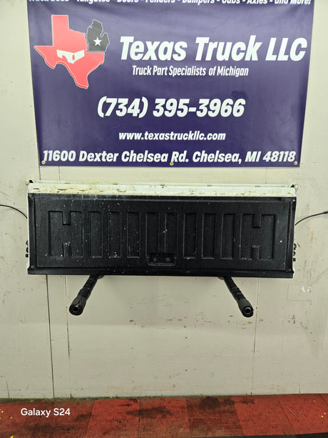 1999-2007 Chevrolet Silverado / GMC Sierra 1500 2500 3500 HD Tailgate