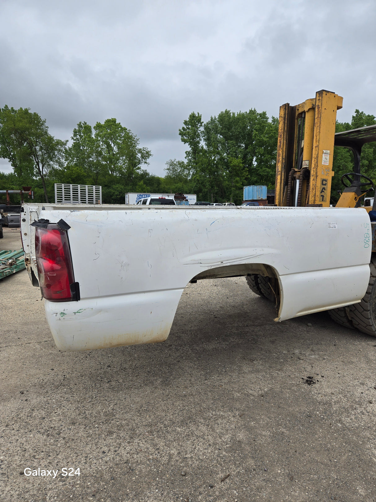 1999-2007 Chevrolet Silverado / GMC Sierra 1500 2500 3500 HD 8' Long Bed Truck Bed