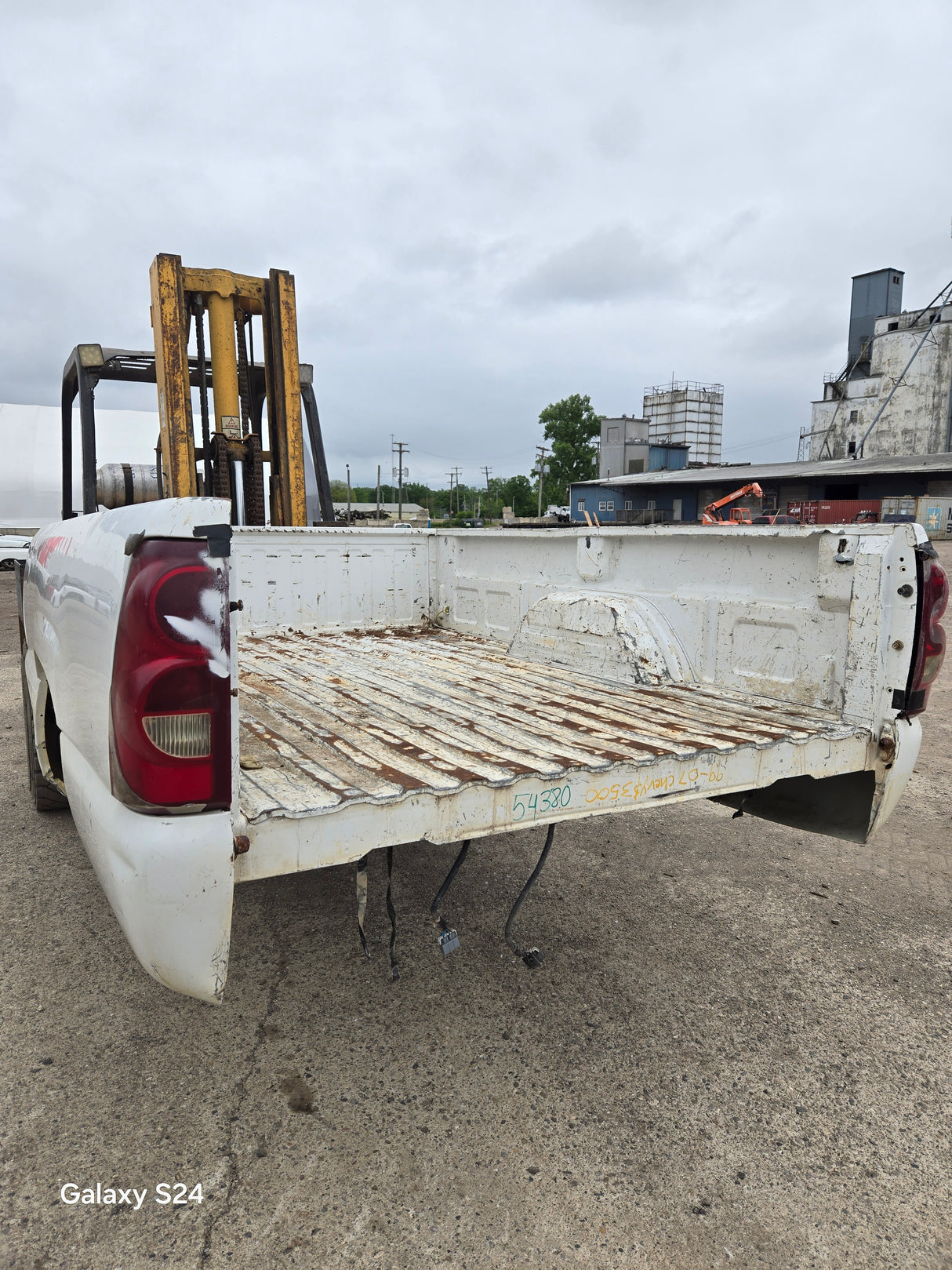 1999-2007 Chevrolet Silverado / GMC Sierra 1500 2500 3500 HD 8' Long Bed Truck Bed