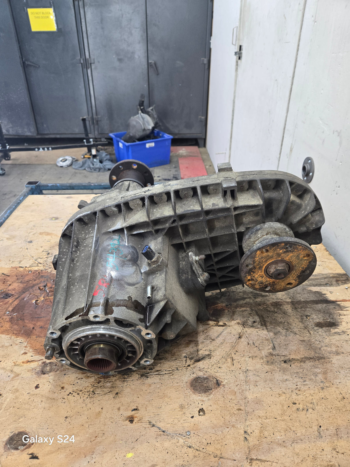 2003-2010 Ford Pickup F250 F350 F450 F550 Super Duty Manual Shift Transfer Case 6.0L 6.4l power stroke, 6.8L v10 triton, 5.4L v8 5r110 7C34 7A195 AB 77k miles