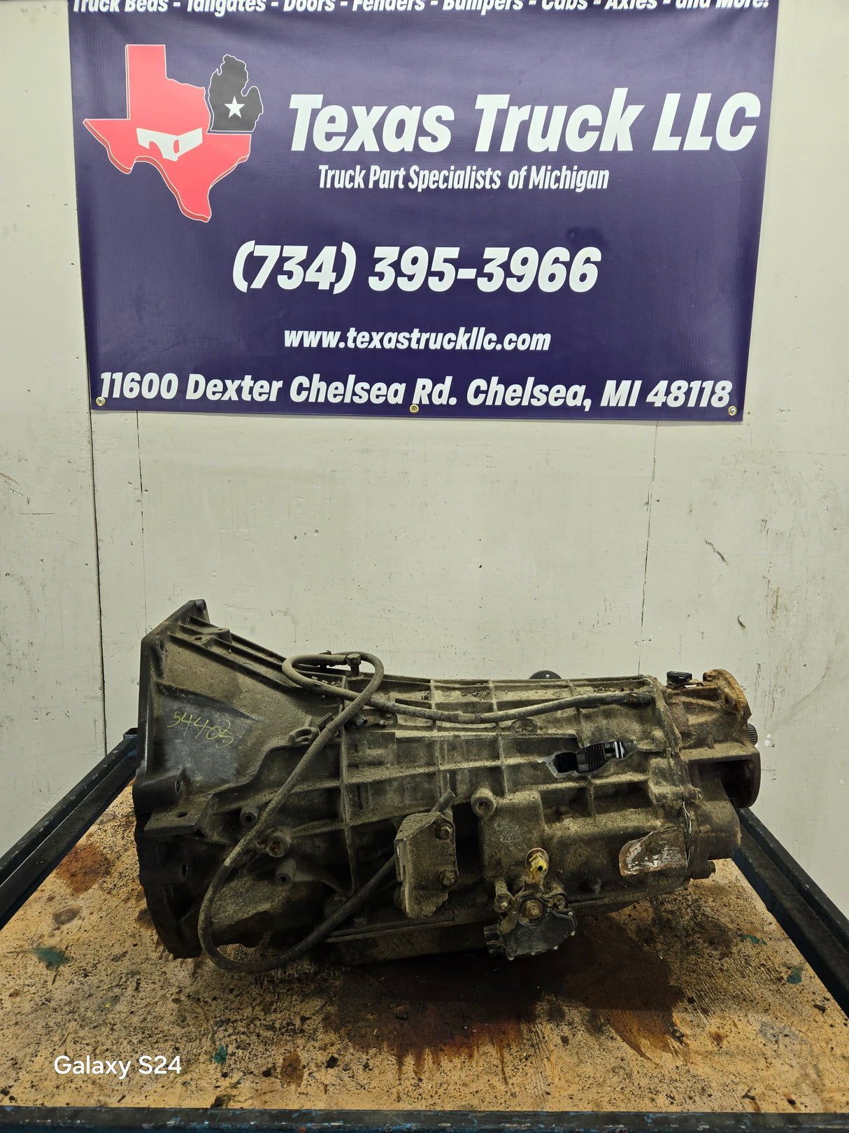 1999-2003 7.3L Power Stroke 4r100 Automatic Transmission HOLE IN CASE OTHERWISE WAS FUNCTIONAL Ford Pickup F250 F350 F450 F550 Super Duty 167k Miles