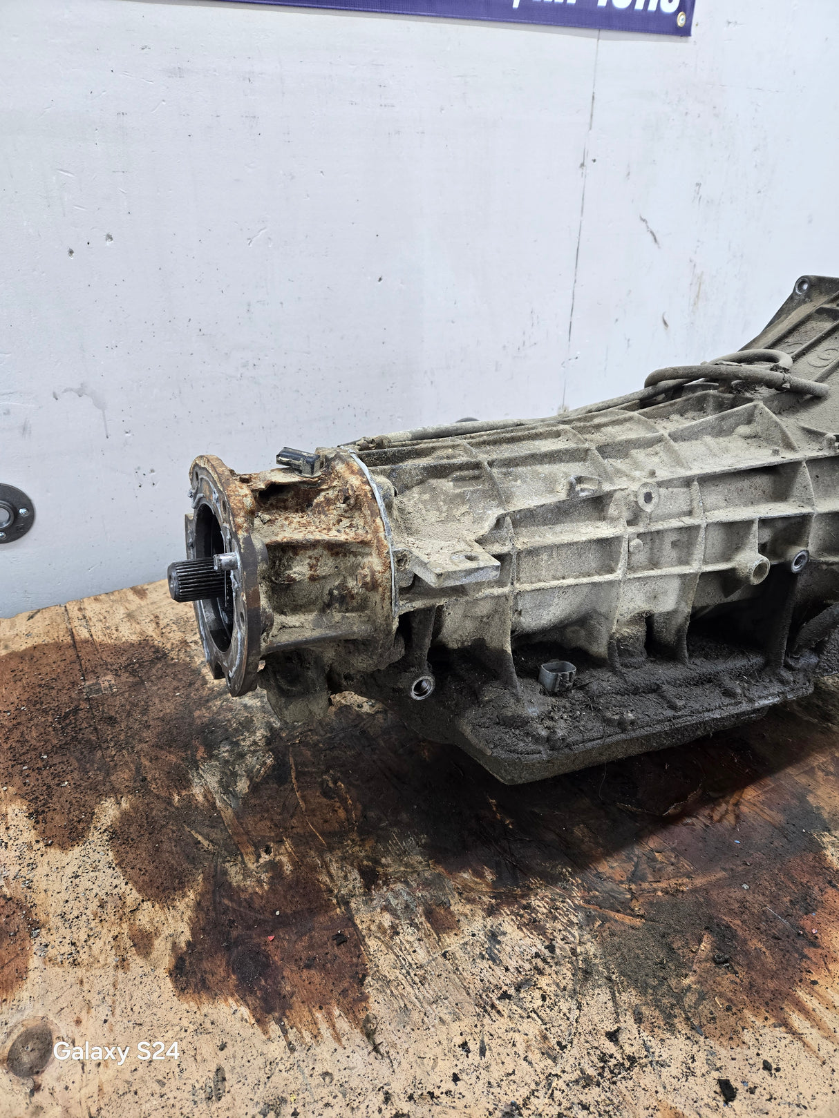 1999-2003 7.3L Power Stroke 4r100 Automatic Transmission HOLE IN CASE OTHERWISE WAS FUNCTIONAL Ford Pickup F250 F350 F450 F550 Super Duty 167k Miles