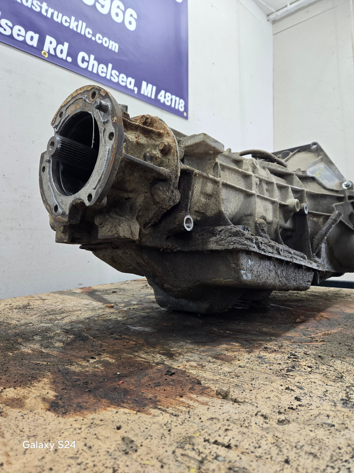 1999-2003 7.3L Power Stroke 4r100 Automatic Transmission HOLE IN CASE OTHERWISE WAS FUNCTIONAL Ford Pickup F250 F350 F450 F550 Super Duty 167k Miles