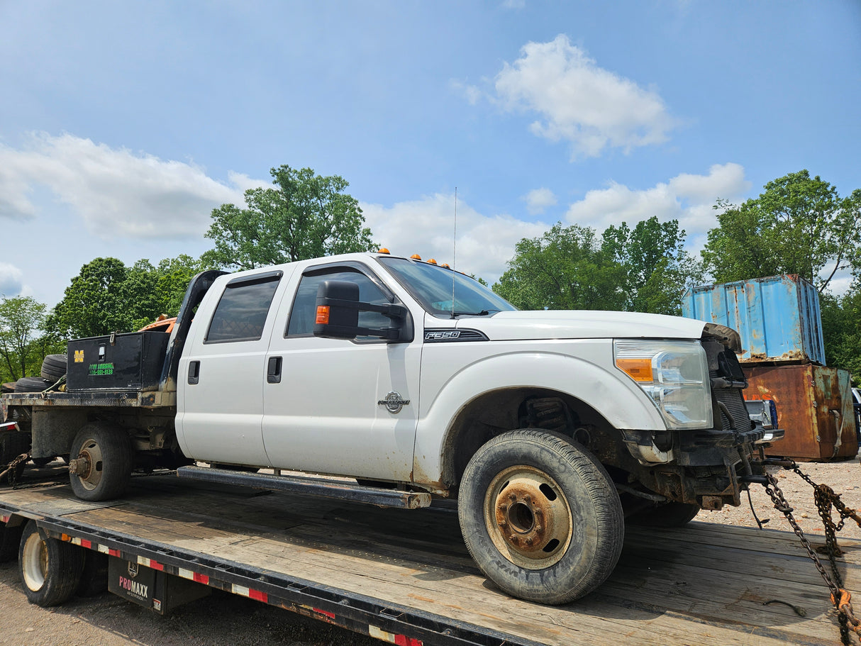 2015 Ford F-350 Super Duty 6.7L Power Stroke 4x4 Dual Rear Wheel - FULL PART OUT