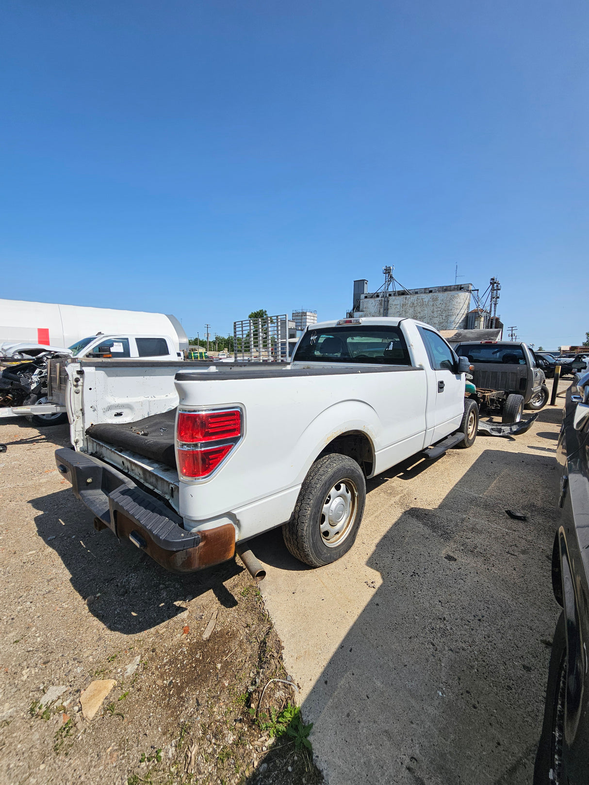 2010 Ford F-150 Regular Cab 8' Long Bed 2 Door  - FULL PART OUT