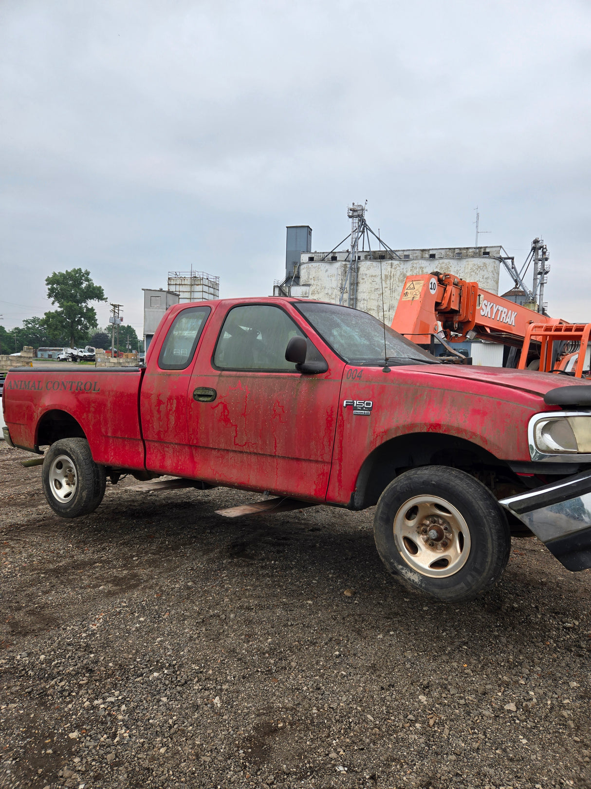 1998 Ford F150 Extended Cab 6.5' Short Bed OBS - FULL PART OUT
