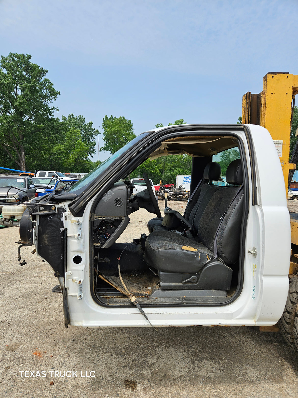 1999-2007 Chevrolet Silverado / GMC Sierra 1500 2500 HD 3500HD Regular Cab Body