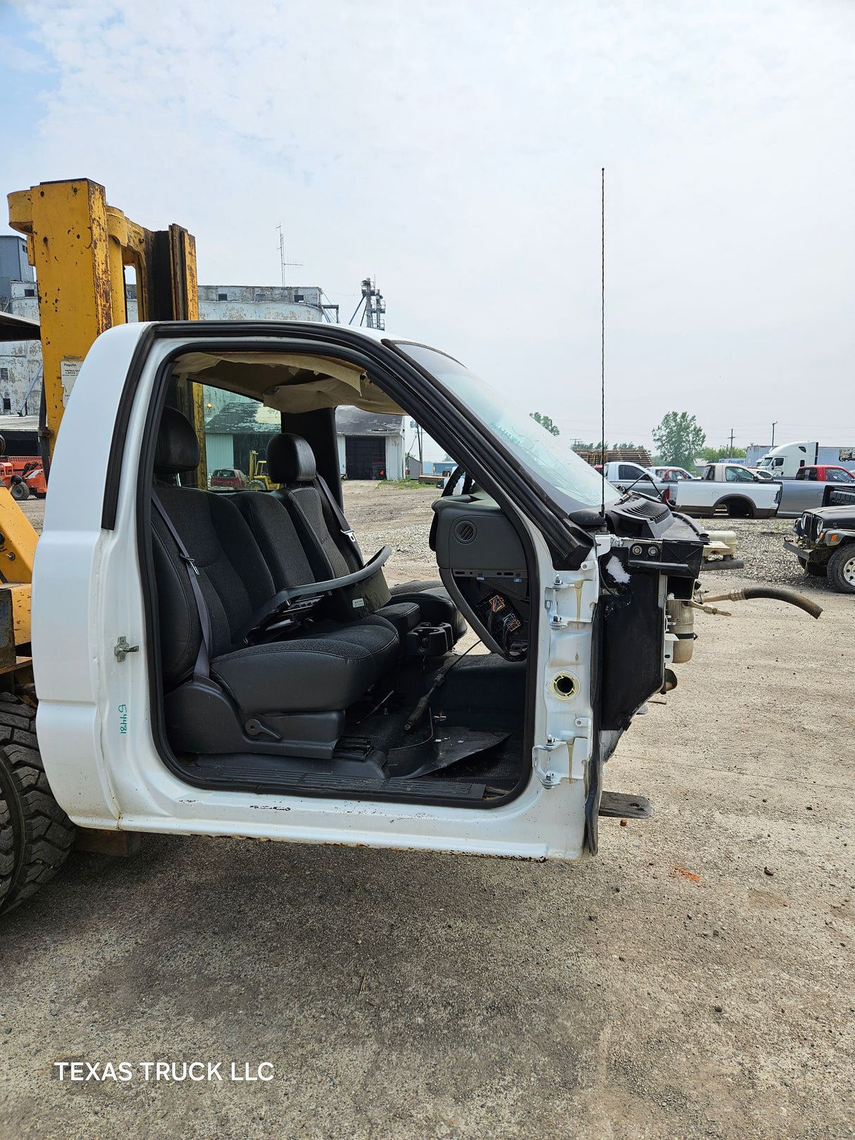 1999-2007 Chevrolet Silverado / GMC Sierra 1500 2500 HD 3500HD Regular Cab Body