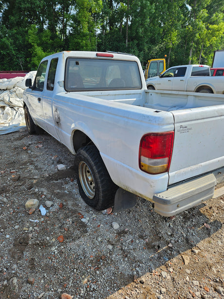 1994 Ford Ranger Extended Cab 6' Short Bed - FULL PART OUT
