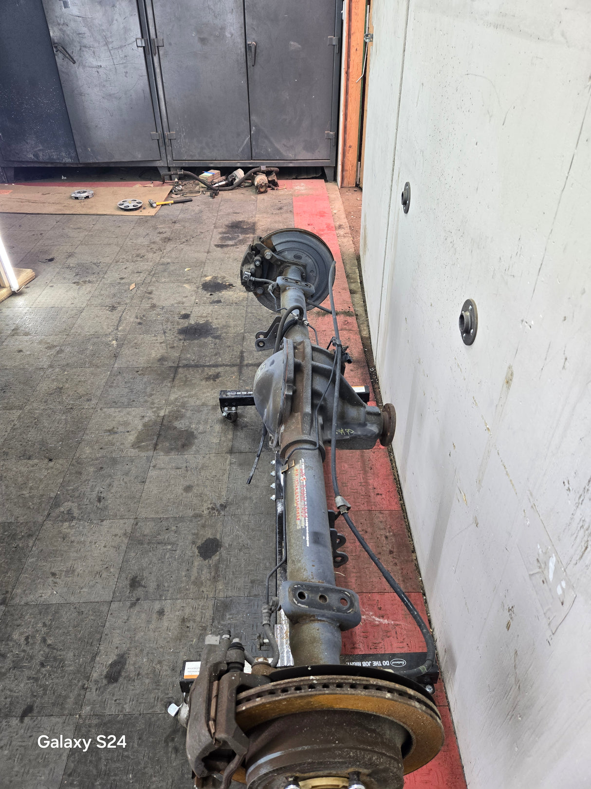 2002-2005 Dodge Ram 1500 Rear Axle 3.55 Gear Ratio 3rd Gen