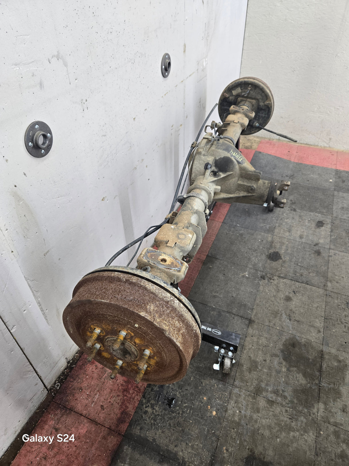 2005-2007 Chevrolet Silverado GMC Sierra 1500 3.23 Rear Axle