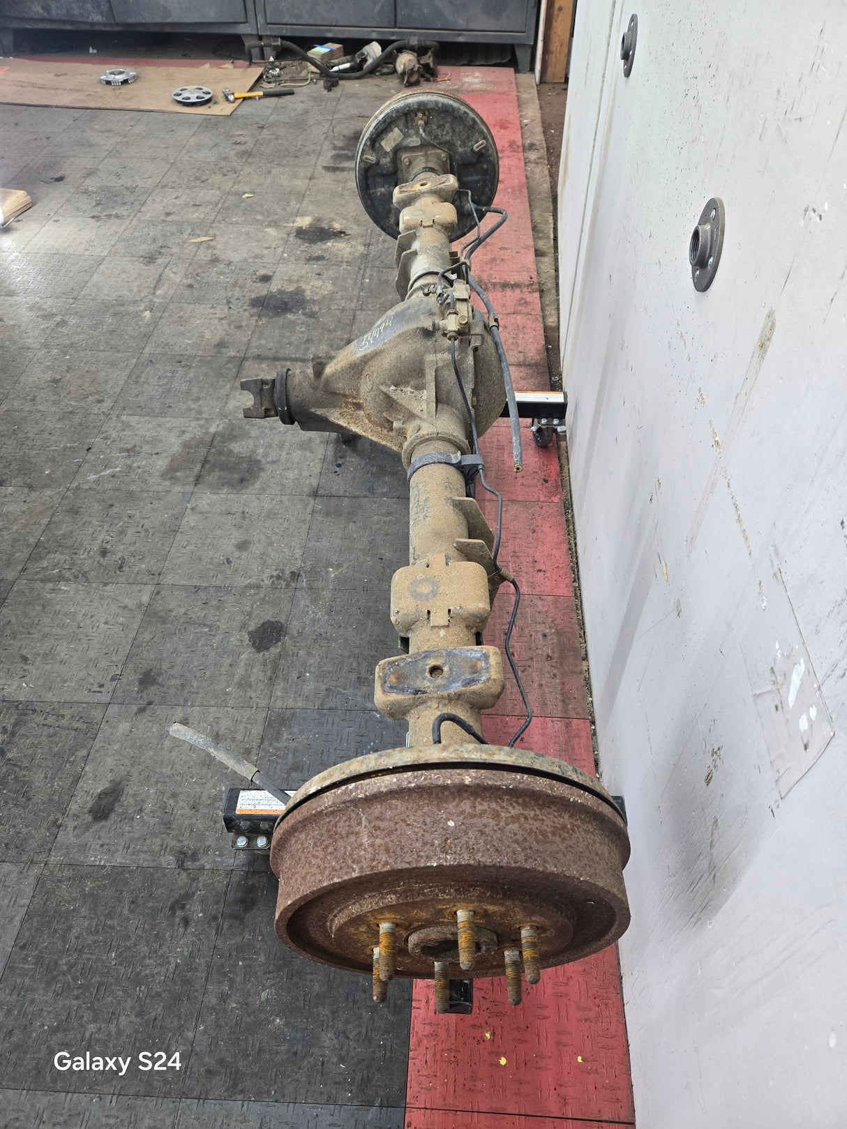 2005-2007 Chevrolet Silverado GMC Sierra 1500 3.23 Rear Axle