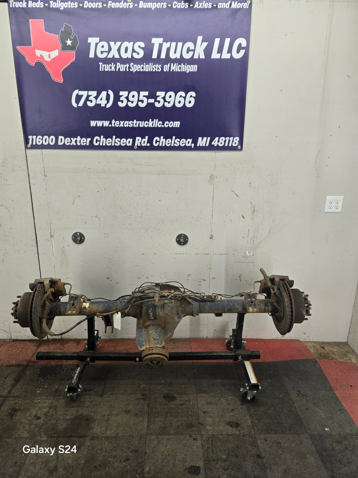 2011-2012 Ford Super Duty F250 F350 Rear Axle 3.73 Gear Ratio Limited Slip