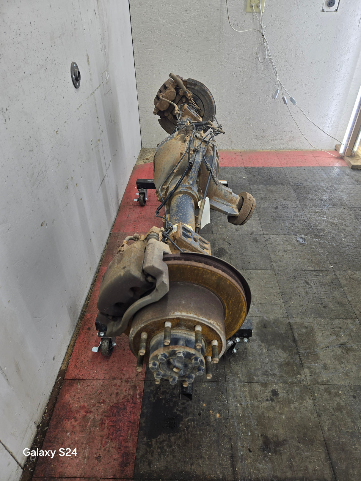 2011-2012 Ford Super Duty F250 F350 Rear Axle 3.73 Gear Ratio Limited Slip