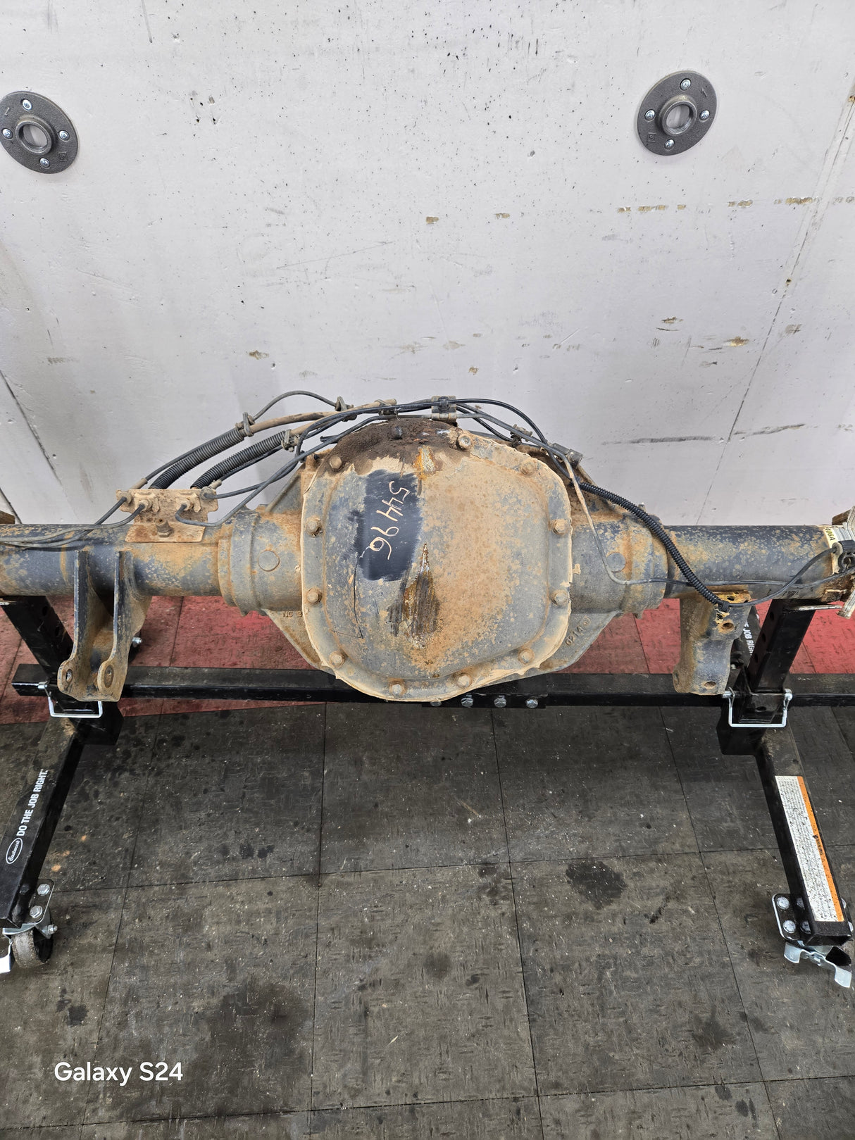 2011-2012 Ford Super Duty F250 F350 Rear Axle 3.73 Gear Ratio Limited Slip