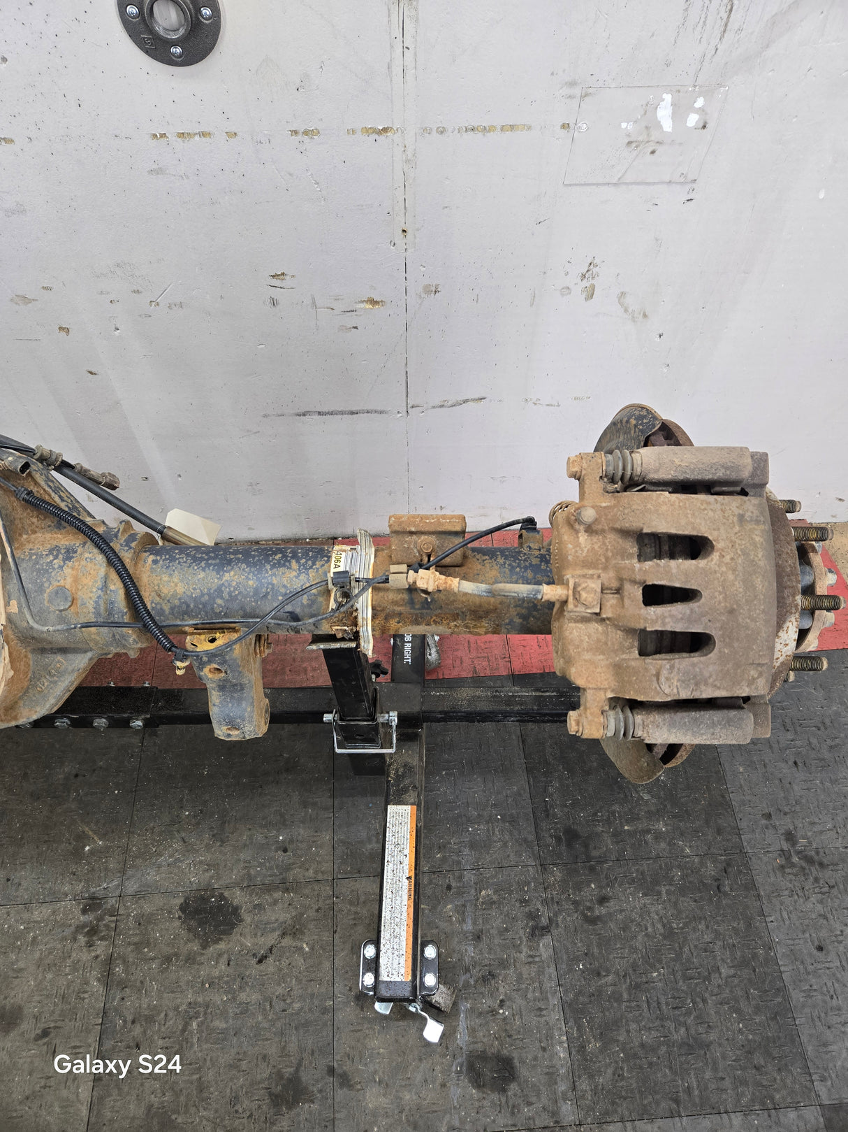 2011-2012 Ford Super Duty F250 F350 Rear Axle 3.73 Gear Ratio Limited Slip
