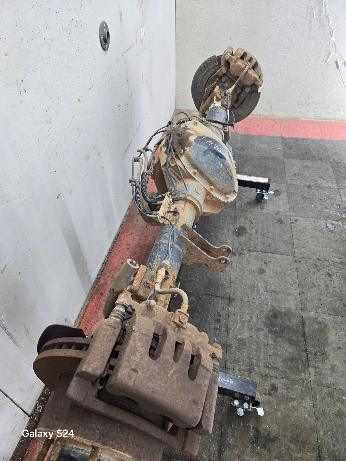 2011-2012 Ford Super Duty F250 F350 Rear Axle 3.73 Gear Ratio Limited Slip