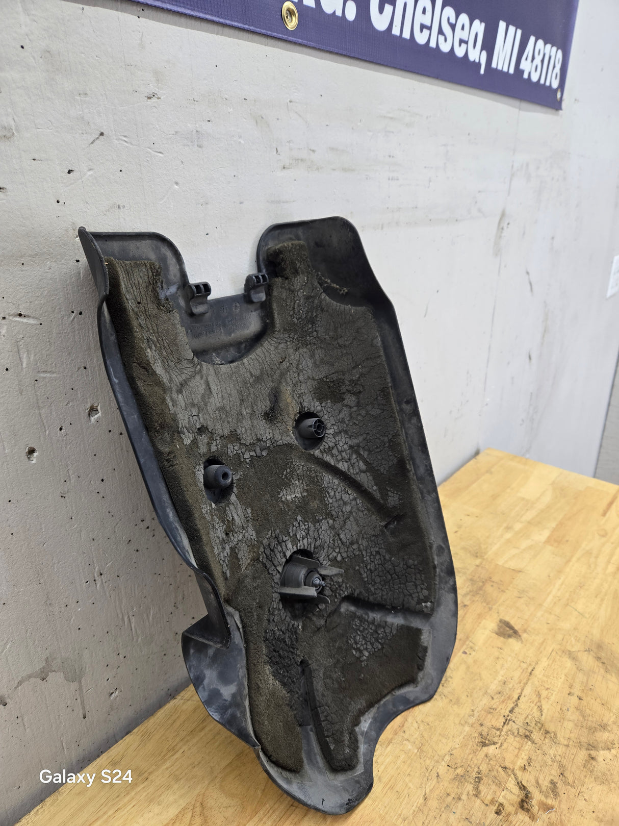 2001-2006 Chevrolet Silverado Tahoe Sierra Yukon Engine Cover Assembly 12561509