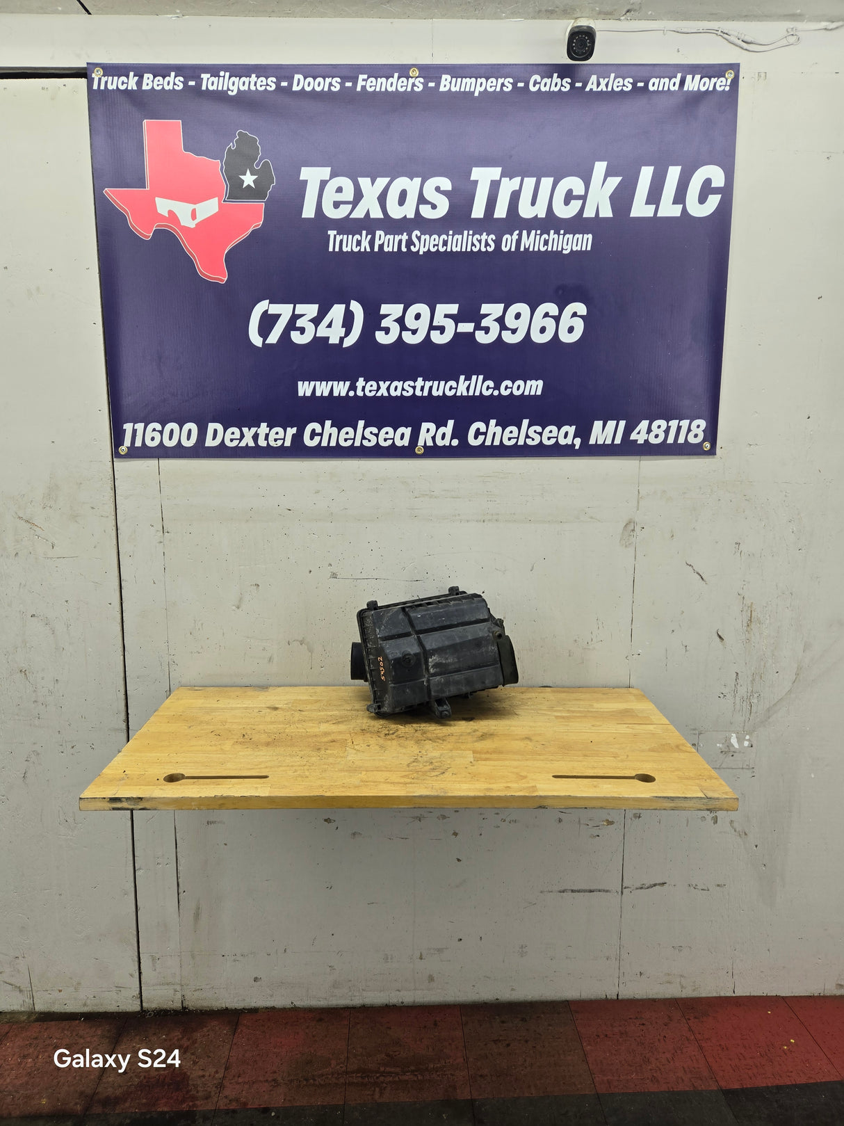 1999-2009 Chevrolet Silverado / GMC Sierra 1500 2500 3500 Engine Air Intake Box Cleaner