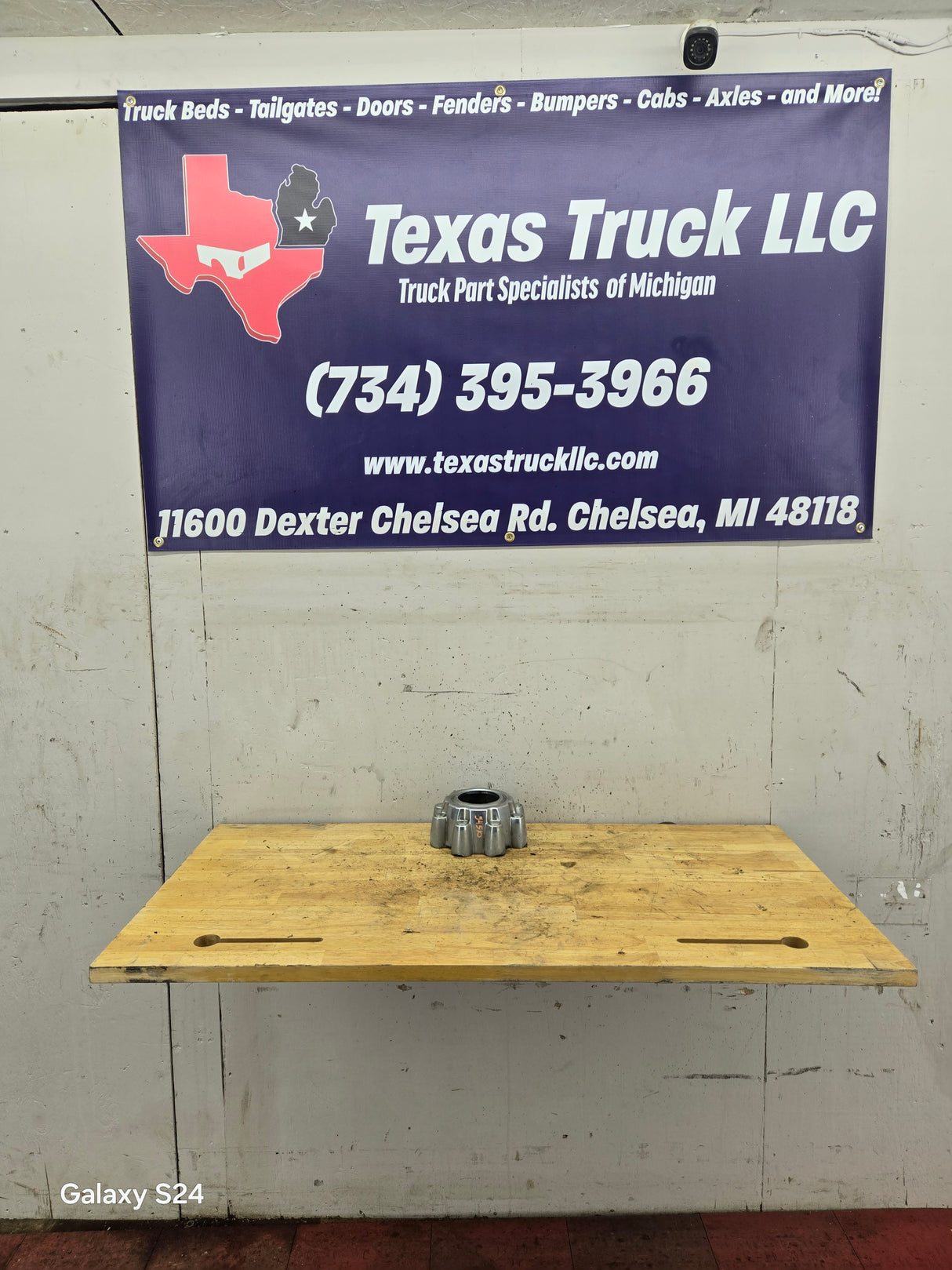 1999-2007 Ford Super Duty F250 F350 Chrome Front Hub Cap 4wd Center Cap SRW 8 LUG