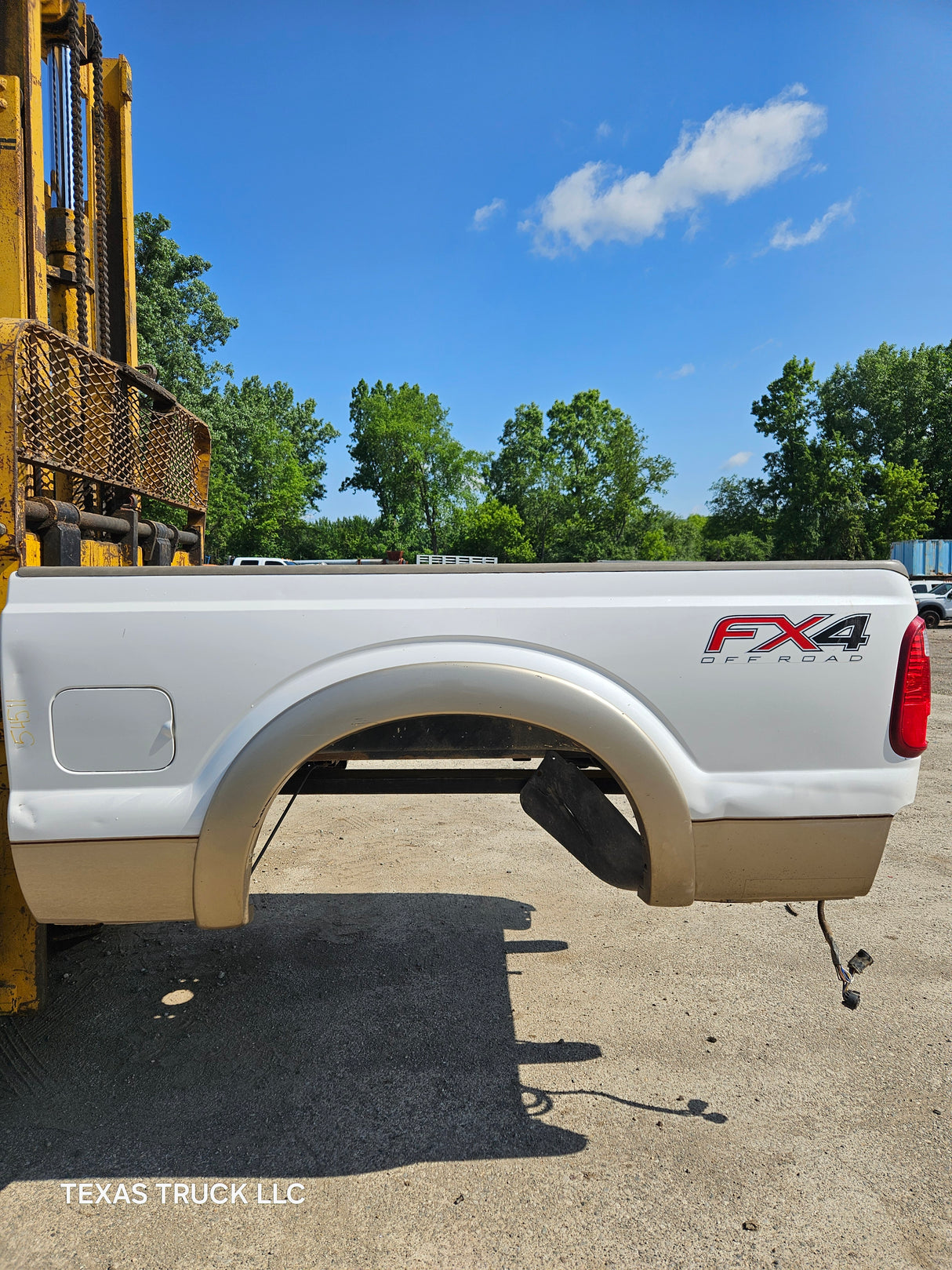 2011-2016 Ford F250 F350 Super Duty 6' 9" Short Truck Bed