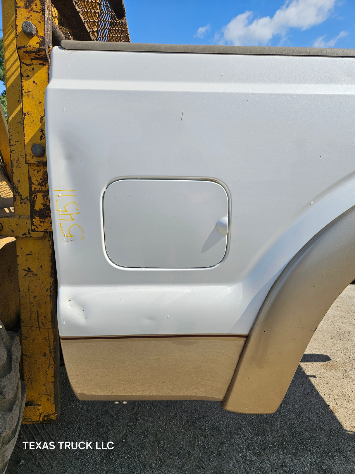 2011-2016 Ford F250 F350 Super Duty 6' 9" Short Truck Bed