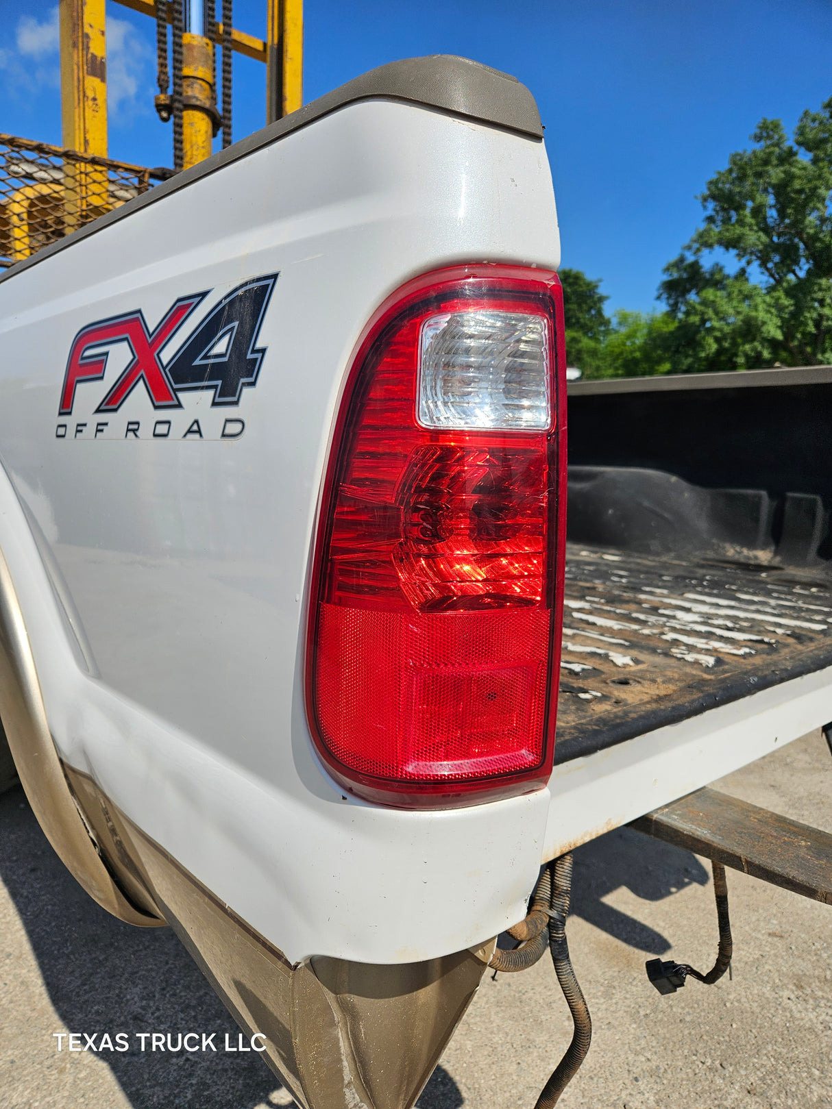 2011-2016 Ford F250 F350 Super Duty 6' 9" Short Truck Bed
