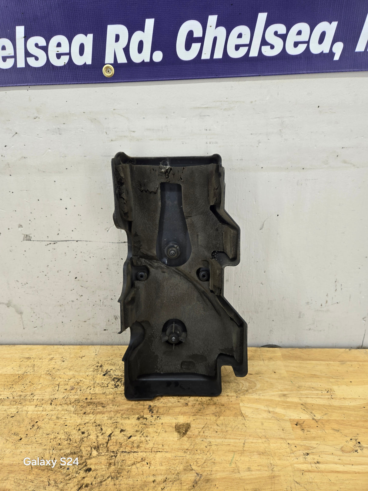 1999-2002 Chevrolet Silverado Tahoe Sierra Yukon Engine Cover Assembly 12561486