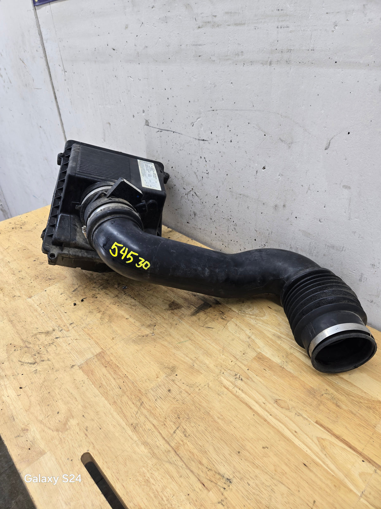 1999-2009 Chevrolet Silverado / GMC Sierra 1500 2500 3500 Engine Air Intake Box Cleaner