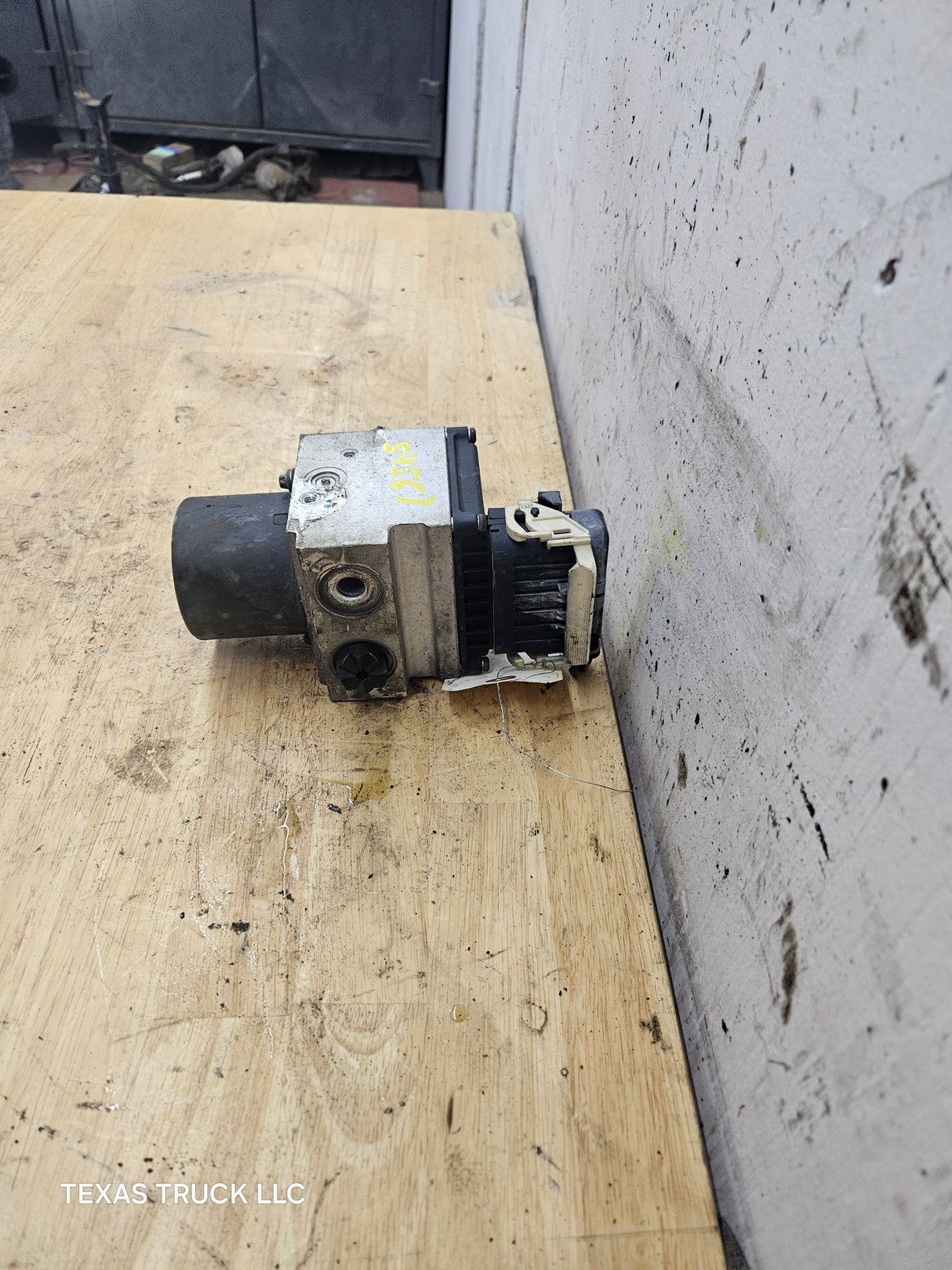 2007-2010 Chevrolet Silverado 2500 3500 ABS Pump Module Control Assembly 25802684