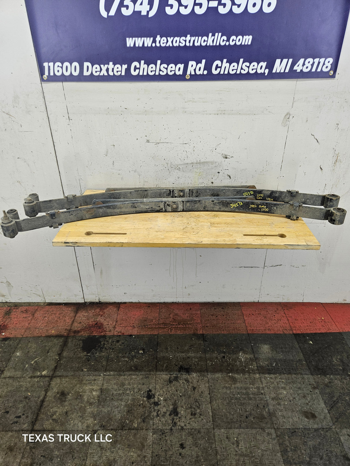 1999-2006 Chevrolet Silverado / GMC Sierra 1500 Rear Leaf Spring - Pair 15246971