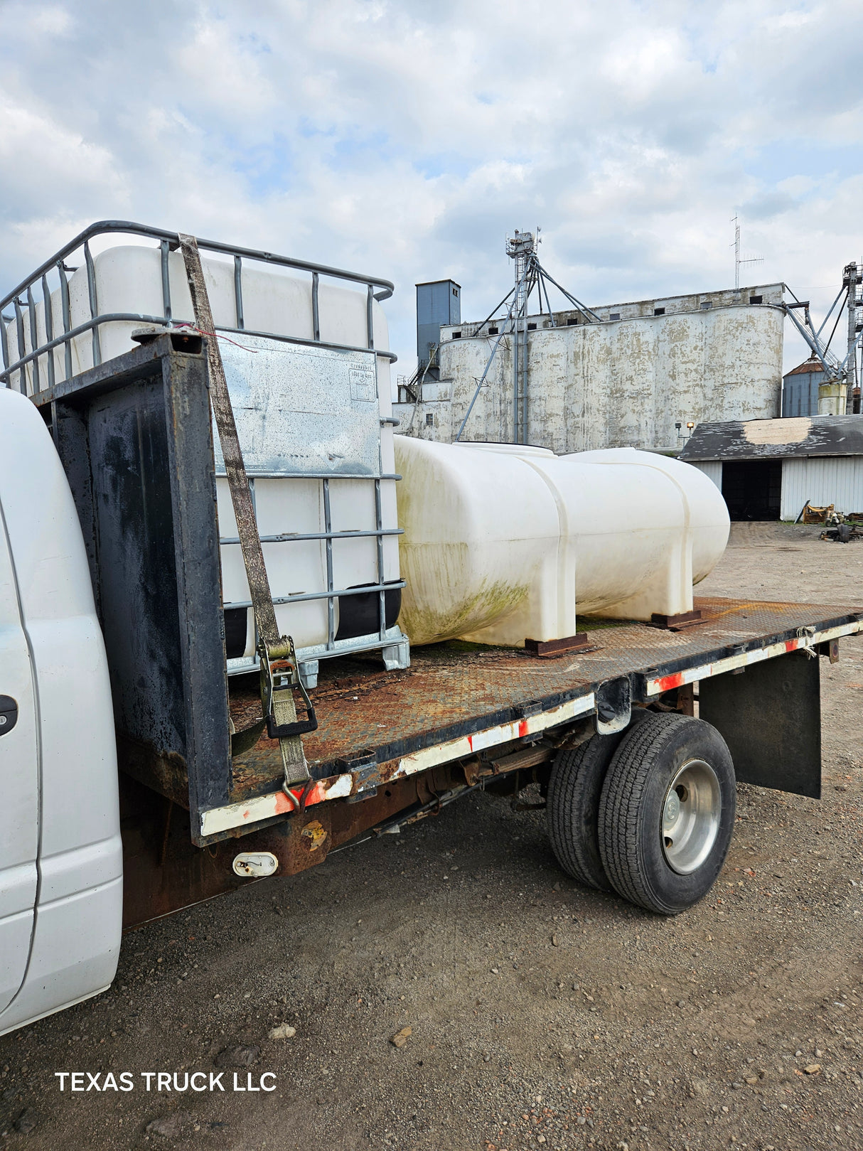 1999 DODGE RAM 3500 Regular Cab Stake Truck - FULL PART OUT