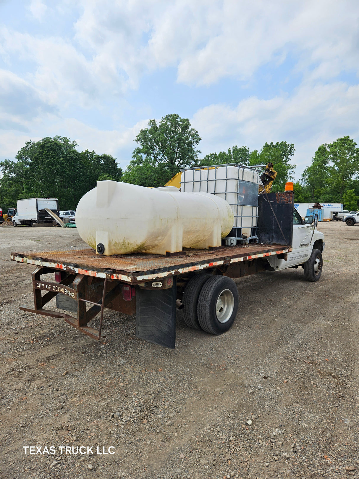 1999 DODGE RAM 3500 Regular Cab Stake Truck - FULL PART OUT