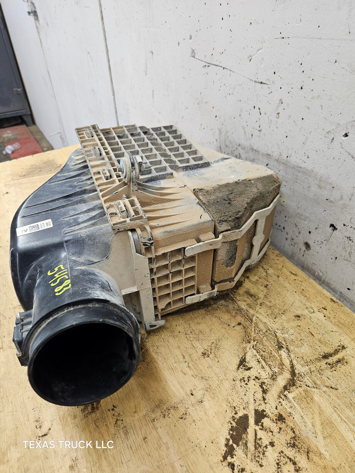 2011-2016 Ford F250 F350 Super Duty 6.7L Air Filter Housing Box Cleaner BC3Z-9600-A